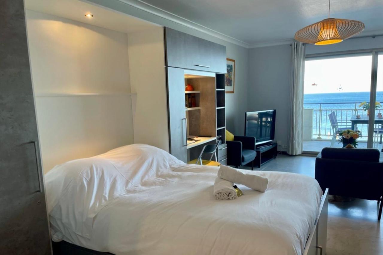 Seafront One Bedroom Apartment With A Terrasse Swimming Pool And A Parking Antibes Exterior photo
